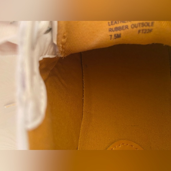 MICHAEL KORS
Emmett Two-Tone Logo
Embellished Leather Sneaker/ 7,5 - Picture 7 of 8